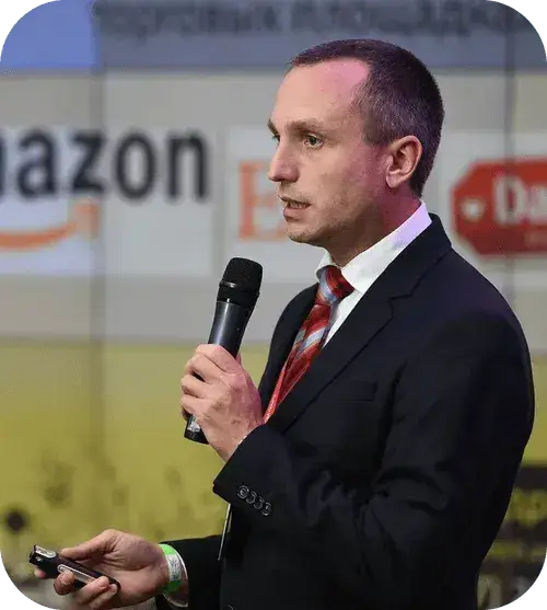 Oleksandr Radich speaking at the e-commerce forum